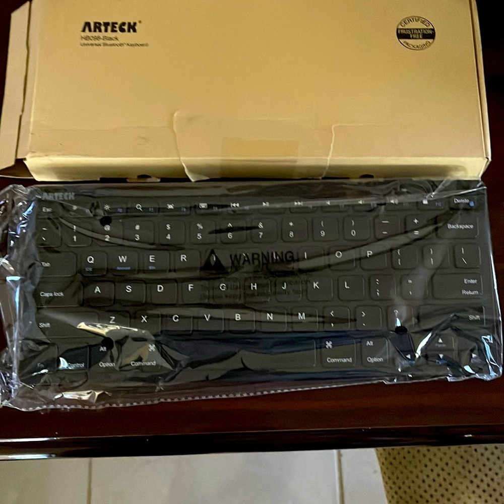 Article universal Bluetooth keyboard